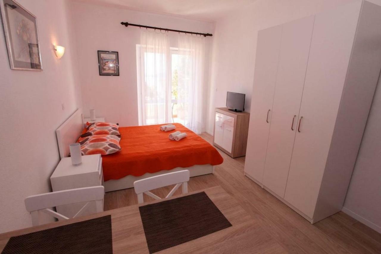 Toni Two Apartment